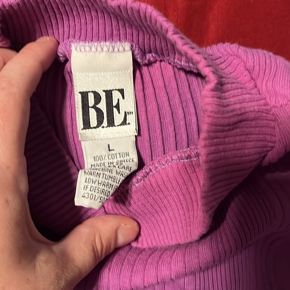 B.E. Women’s vintage sleeveless high neck top - Picture 2 of 2